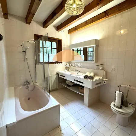 Bonamour - - Pool - Port - * Capbreton