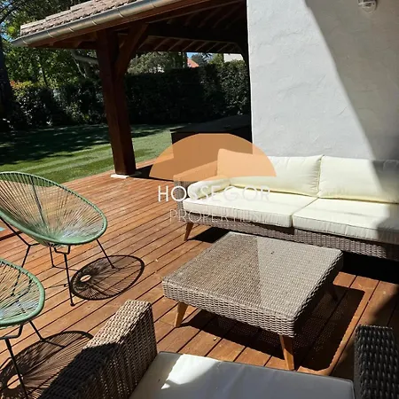 Bonamour - - Pool - Port -